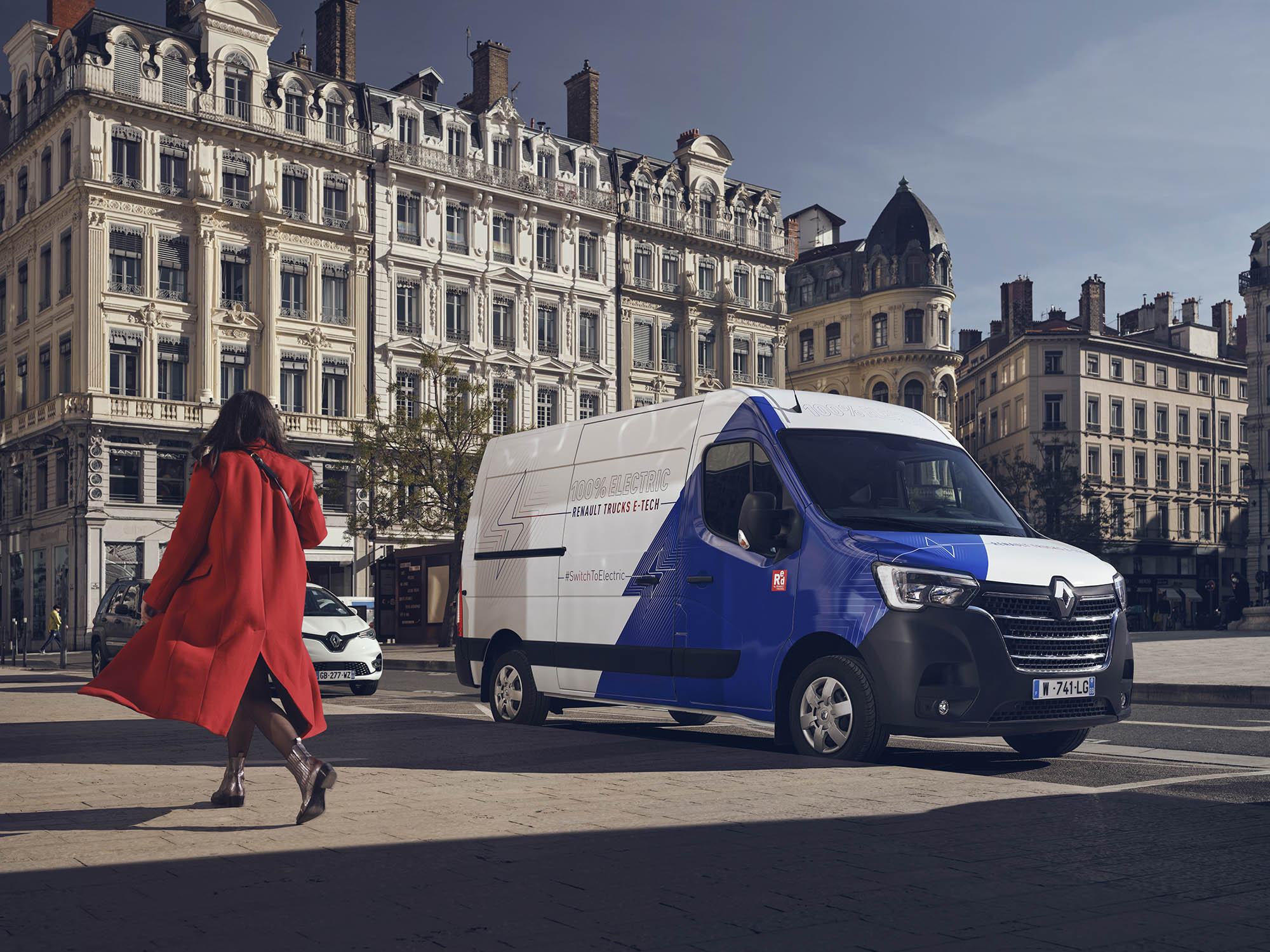 Renault Trucks Master E-Tech in a city street