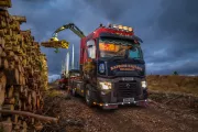 RENAULT TRUCKS T - SCOTLAND - EM&T RAPSON