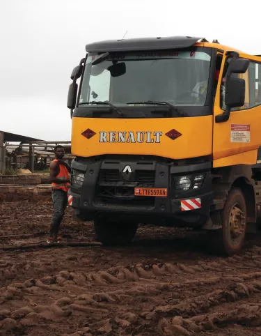 Logging Renault Trucks in Cameroon