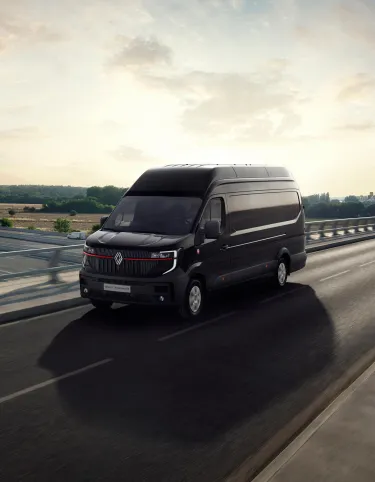 Renault Trucks Master Red Edition - rear-wheel drive: L4H3 van, single rear axle over the motorway
