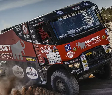 RENAULT TRUCKS EN EL SILK WAY RALLY