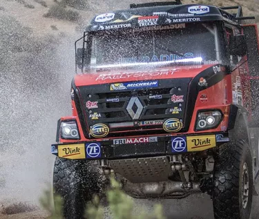 RENAULT TRUCKS EN EL SILK WAY RALLY